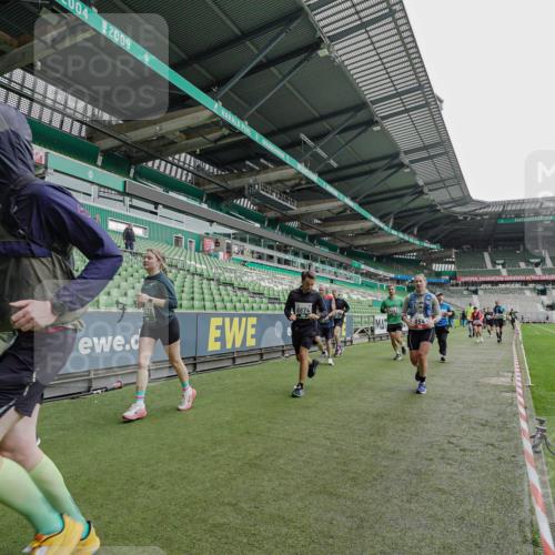05.10.2025 - 20. swb-Marathon Bremen Michael Burmester http://msf.ph/oto/9237121 05.10.2025 12:59:55 Laufen im Stadion 27, 99, 226, 271, 491, 627, 807, 860, 954, 978, 1043, 1525, 1548, 1598, 1606, 1711, 1806, 2609, 2663, 2782, 2866, 2915, 2945, 3086, 3087, 3104, 3169, 3177, 3230, 3549, 3592, 3747, 3783, 3888, 4046, 4181, 4220, 4380, 4395, 4486, 4536, 4592, 4824, 4879, 5493, 5510, 5627, 6030, 6126, 6208, 6389, 6439, 6536, 6636, 6674, 6762, 6881, 7201, 7295, 7307, 7398, 7421, 7467, 7511, 7537, 7598, 7679, 7906, 7929, 8097, 8258, 8372, 8485, 8699, 8981, 9072, 10526, 219, 667, 1516, 1843 meine-sportfotos.de