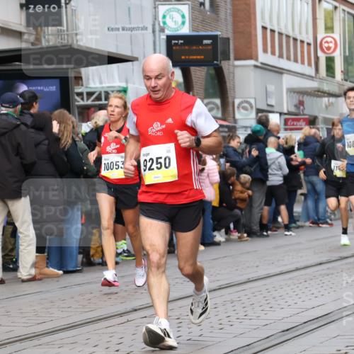 05.10.2025 - 20. swb-Marathon Bremen Strokosch-Dieckow http://msf.ph/oto/9237133 05.10.2025 10:45:16 Ziel 28, 8000, 9200, 9222, 9250, 9709, 9960, 10053, 10350, 10447, 10639, 10682, 10792, 10823, 11346, 11403, 11585, 11678, 11745, 28, 8000, 9200, 9222, 9250, 9709, 9960, 10053, 10350, 10447, 10639, 10682, 10792, 10823, 11346, 11403, 11585, 11678, 11745 meine-sportfotos.de