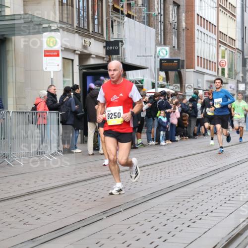 05.10.2025 - 20. swb-Marathon Bremen Strokosch-Dieckow http://msf.ph/oto/9237144 05.10.2025 10:45:17 Ziel 28, 8000, 9200, 9222, 9250, 9709, 9960, 10053, 10350, 10447, 10639, 10682, 10792, 10823, 11403, 11585, 11678, 11745, 28, 8000, 9200, 9222, 9250, 9709, 9960, 10053, 10350, 10447, 10639, 10682, 10792, 10823, 11403, 11585, 11678, 11745 meine-sportfotos.de
