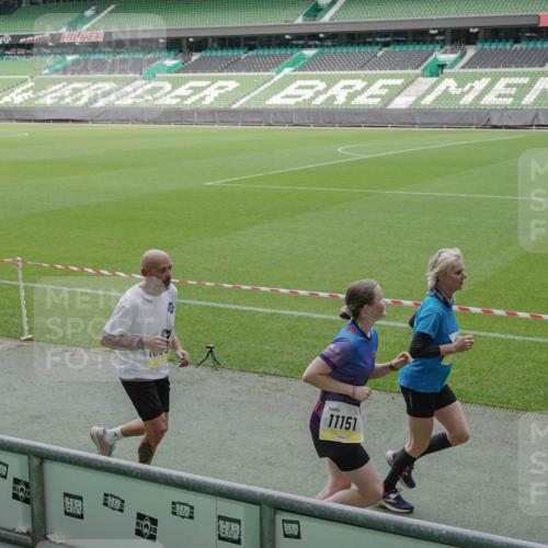 05.10.2025 - 20. swb-Marathon Bremen Michael Burmester http://msf.ph/oto/9237147 05.10.2025 10:32:55 Laufen im Stadion 7165, 8326, 8333, 9176, 9187, 9195, 9197, 9238, 9260, 9268, 9284, 9295, 9313, 9318, 9367, 9392, 9402, 9407, 9436, 9439, 9456, 9461, 9464, 9475, 9492, 9494, 9514, 9517, 9539, 9548, 9570, 9574, 9650, 9703, 9754, 9776, 9830, 9834, 9835, 9856, 9868, 9900, 9918, 9933, 9939, 9950, 9957, 9985, 10007, 10008, 10034, 10042, 10046, 10097, 10174, 10215, 10234, 10253, 10308, 10309, 10326, 10349, 10385, 10387, 10388, 10394, 10402, 10416, 10436, 10460, 10475, 10487 meine-sportfotos.de