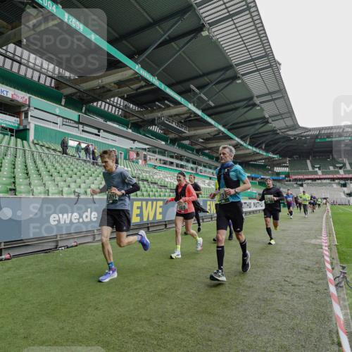 05.10.2025 - 20. swb-Marathon Bremen Michael Burmester http://msf.ph/oto/9237176 05.10.2025 13:00:00 Laufen im Stadion 27, 47, 99, 226, 271, 283, 491, 627, 807, 860, 954, 978, 1043, 1525, 1548, 1606, 1806, 2518, 2609, 2782, 2866, 2915, 2945, 3040, 3086, 3087, 3104, 3169, 3177, 3230, 3237, 3549, 3592, 3783, 3888, 4046, 4181, 4220, 4380, 4395, 4536, 4592, 4824, 4879, 5493, 5510, 5627, 6126, 6208, 6389, 6439, 6536, 6636, 6674, 6762, 6881, 7201, 7295, 7307, 7398, 7421, 7467, 7511, 7537, 7598, 7679, 7906, 7929, 8258, 8372, 8485, 8699, 8981, 9072, 219, 667, 1516, 1598, 1843 meine-sportfotos.de