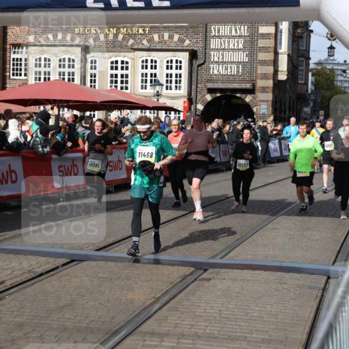 05.10.2025 - 20. swb-Marathon Bremen Yannick Fuchs http://msf.ph/oto/9237189 05.10.2025 11:06:07 Ziel 9355, 9931, 10081, 10095, 10587, 10597, 11134, 11425, 11468 meine-sportfotos.de