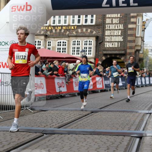 05.10.2025 - 20. swb-Marathon Bremen Yannick Fuchs http://msf.ph/oto/9237192 05.10.2025 10:38:53 Ziel 9341, 10352, 10409, 10517, 10862, 11132 meine-sportfotos.de