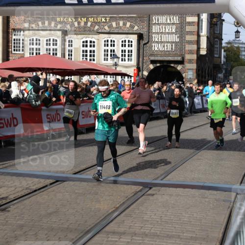 05.10.2025 - 20. swb-Marathon Bremen Yannick Fuchs http://msf.ph/oto/9237195 05.10.2025 11:06:07 Ziel 9355, 9931, 10081, 10095, 10587, 10597, 11134, 11425, 11468 meine-sportfotos.de