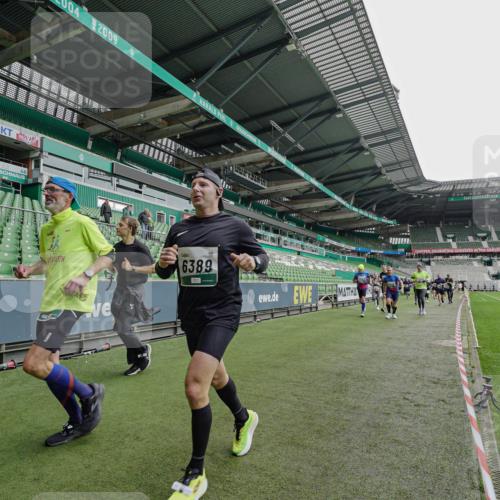05.10.2025 - 20. swb-Marathon Bremen Michael Burmester http://msf.ph/oto/9237196 05.10.2025 13:00:02 Laufen im Stadion 47, 99, 226, 271, 283, 491, 627, 694, 860, 954, 978, 1525, 1548, 1606, 1806, 2518, 2609, 2782, 2866, 2915, 2945, 3040, 3086, 3087, 3104, 3169, 3177, 3230, 3237, 3549, 3592, 3783, 3888, 4046, 4181, 4202, 4220, 4380, 4395, 4536, 4592, 4824, 4879, 5493, 5510, 5627, 6126, 6208, 6389, 6439, 6536, 6636, 6674, 6762, 6881, 7201, 7295, 7307, 7398, 7421, 7467, 7537, 7598, 7679, 7906, 7929, 8258, 8372, 8485, 8699, 8981, 9072, 27, 667, 807, 1043, 1516, 1598, 1843 meine-sportfotos.de