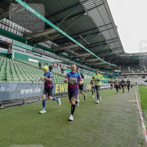 05.10.2025 - 20. swb-Marathon Bremen Michael Burmester http://msf.ph/oto/9237205 05.10.2025 13:00:05 Laufen im Stadion 47, 99, 226, 271, 283, 491, 627, 694, 860, 954, 978, 1525, 1548, 1606, 1806, 2518, 2609, 2745, 2782, 2866, 2915, 2945, 3040, 3086, 3087, 3104, 3160, 3169, 3177, 3230, 3237, 3549, 3592, 3783, 3888, 4046, 4181, 4202, 4220, 4380, 4536, 4592, 4661, 4824, 4879, 5493, 5510, 5627, 6126, 6208, 6389, 6439, 6536, 6636, 6674, 6762, 6881, 7295, 7307, 7398, 7421, 7467, 7537, 7598, 7679, 7906, 7929, 8258, 8372, 8699, 8981, 9072, 27, 807, 1043, 1516, 1598, 1843 meine-sportfotos.de