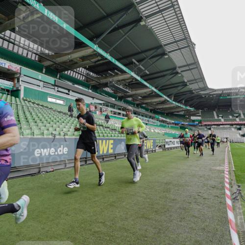 05.10.2025 - 20. swb-Marathon Bremen Michael Burmester http://msf.ph/oto/9237213 05.10.2025 13:00:06 Laufen im Stadion 47, 99, 226, 271, 283, 491, 498, 627, 694, 860, 954, 978, 1525, 1548, 1606, 1806, 2518, 2609, 2745, 2782, 2866, 2915, 2945, 3040, 3086, 3087, 3104, 3160, 3169, 3177, 3230, 3237, 3549, 3592, 3783, 4034, 4035, 4046, 4181, 4202, 4220, 4380, 4536, 4592, 4661, 4824, 4879, 5493, 5627, 6126, 6208, 6389, 6439, 6536, 6636, 6674, 6762, 6881, 7295, 7307, 7398, 7421, 7467, 7537, 7598, 7679, 7906, 8258, 8372, 8699, 8981, 9072, 27, 807, 1043, 1516, 1598, 1843 meine-sportfotos.de