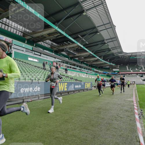 05.10.2025 - 20. swb-Marathon Bremen Michael Burmester http://msf.ph/oto/9237221 05.10.2025 13:00:07 Laufen im Stadion 47, 99, 226, 271, 283, 491, 498, 627, 694, 860, 954, 978, 1525, 1548, 1606, 1806, 2518, 2609, 2745, 2782, 2866, 2915, 2945, 3040, 3086, 3087, 3104, 3160, 3169, 3177, 3230, 3237, 3549, 3592, 3783, 4034, 4035, 4046, 4181, 4202, 4220, 4380, 4536, 4592, 4661, 4824, 4879, 5493, 5627, 6126, 6208, 6389, 6439, 6536, 6636, 6674, 6762, 6881, 7295, 7307, 7398, 7421, 7467, 7537, 7598, 7679, 7906, 8258, 8372, 8699, 8981, 9072, 27, 807, 1043, 1516, 1598, 1843 meine-sportfotos.de