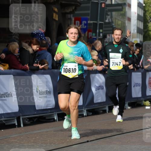 05.10.2025 - 20. swb-Marathon Bremen Strokosch-Dieckow http://msf.ph/oto/9237226 05.10.2025 10:55:51 Ziel 7147, 9521, 9871, 10253, 10385, 10610, 10653, 10654, 10921, 11052, 11249, 11439 meine-sportfotos.de