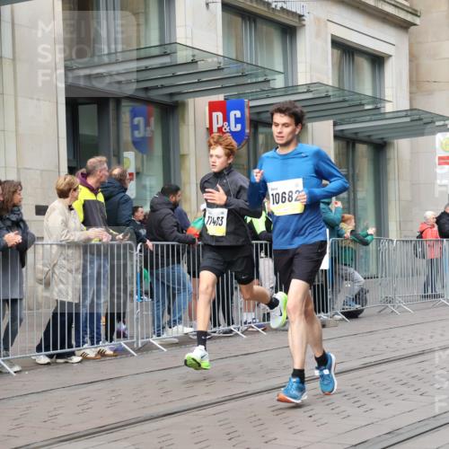 05.10.2025 - 20. swb-Marathon Bremen Strokosch-Dieckow http://msf.ph/oto/9237240 05.10.2025 10:45:21 Ziel 28, 8000, 9200, 9222, 9250, 9285, 9709, 9960, 10053, 10350, 10639, 10682, 10792, 10823, 11585, 11678, 11745, 28, 8000, 9200, 9222, 9250, 9285, 9709, 9960, 10053, 10350, 10639, 10682, 10792, 10823, 11585, 11678, 11745 meine-sportfotos.de