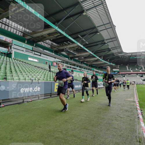 05.10.2025 - 20. swb-Marathon Bremen Michael Burmester http://msf.ph/oto/9237244 05.10.2025 13:00:10 Laufen im Stadion 47, 99, 226, 271, 283, 491, 498, 575, 627, 694, 860, 954, 978, 1116, 1471, 1525, 1548, 1606, 1806, 2007, 2504, 2518, 2609, 2745, 2782, 2866, 2915, 3040, 3086, 3087, 3104, 3160, 3169, 3177, 3230, 3237, 3293, 3549, 3592, 3605, 3783, 4034, 4035, 4046, 4181, 4202, 4220, 4380, 4536, 4592, 4661, 4824, 4879, 5493, 5627, 6126, 6208, 6389, 6439, 6536, 6636, 6674, 6704, 6762, 6881, 7295, 7307, 7398, 7421, 7537, 7598, 7679, 8258, 8372, 8699, 8981, 9072, 27, 807, 1043, 1516, 1598 meine-sportfotos.de