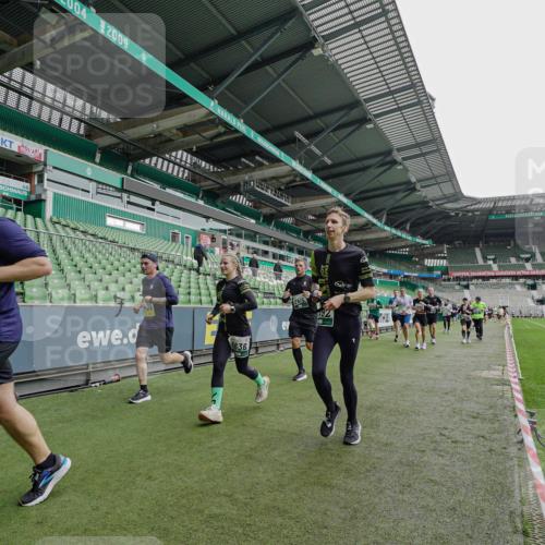 05.10.2025 - 20. swb-Marathon Bremen Michael Burmester http://msf.ph/oto/9237253 05.10.2025 13:00:10 Laufen im Stadion 47, 99, 226, 271, 283, 491, 498, 575, 627, 694, 860, 954, 978, 1116, 1471, 1525, 1548, 1606, 1806, 2007, 2504, 2518, 2609, 2745, 2782, 2866, 2915, 3040, 3086, 3087, 3104, 3160, 3169, 3177, 3230, 3237, 3293, 3549, 3592, 3605, 3783, 4034, 4035, 4046, 4181, 4202, 4220, 4380, 4536, 4592, 4661, 4824, 4879, 5493, 5627, 6126, 6208, 6389, 6439, 6536, 6636, 6674, 6704, 6762, 6881, 7295, 7307, 7398, 7421, 7537, 7598, 7679, 8258, 8372, 8699, 8981, 9072, 27, 807, 1043, 1516, 1598 meine-sportfotos.de