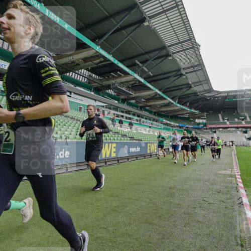 05.10.2025 - 20. swb-Marathon Bremen Michael Burmester http://msf.ph/oto/9237260 05.10.2025 13:00:11 Laufen im Stadion 47, 99, 226, 271, 283, 491, 498, 575, 627, 694, 860, 954, 978, 1017, 1116, 1471, 1525, 1548, 1606, 1806, 2007, 2504, 2518, 2609, 2745, 2782, 2866, 2915, 3040, 3086, 3087, 3104, 3160, 3169, 3177, 3230, 3237, 3293, 3549, 3592, 3605, 3783, 4034, 4035, 4046, 4181, 4202, 4220, 4380, 4536, 4592, 4661, 4824, 4879, 5493, 5610, 5627, 6126, 6208, 6389, 6439, 6536, 6636, 6674, 6704, 6762, 6881, 7295, 7307, 7421, 7537, 7598, 7679, 8258, 8372, 8699, 8981, 9072, 27, 807, 1043, 1516, 1598 meine-sportfotos.de