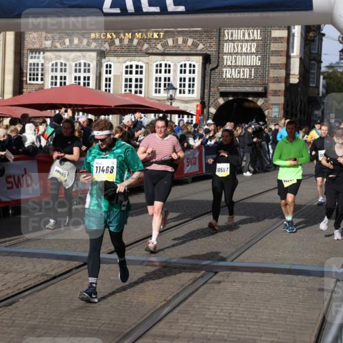 05.10.2025 - 20. swb-Marathon Bremen Yannick Fuchs http://msf.ph/oto/9237265 05.10.2025 11:06:08 Ziel 9355, 9931, 10081, 10095, 10587, 10597, 11134, 11425, 11468, 11525 meine-sportfotos.de