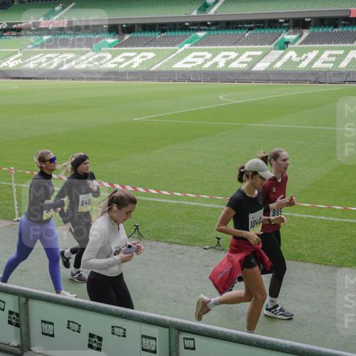 05.10.2025 - 20. swb-Marathon Bremen Michael Burmester http://msf.ph/oto/9237266 05.10.2025 10:33:00 Laufen im Stadion 7165, 9176, 9187, 9195, 9197, 9238, 9258, 9260, 9268, 9284, 9295, 9313, 9318, 9367, 9392, 9402, 9407, 9436, 9439, 9456, 9461, 9464, 9475, 9492, 9494, 9514, 9517, 9539, 9548, 9570, 9574, 9577, 9650, 9654, 9703, 9754, 9830, 9834, 9835, 9856, 9868, 9900, 9918, 9933, 9939, 9950, 9957, 9985, 10007, 10008, 10034, 10042, 10046, 10097, 10174, 10215, 10233, 10234, 10253, 10308, 10309, 10323, 10326, 10349, 10385, 10387, 10388, 10394, 10402, 10416, 10436, 10460, 10475, 10487 meine-sportfotos.de