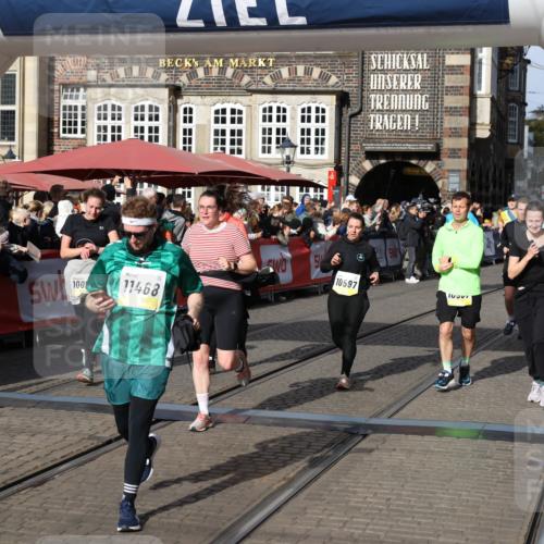 05.10.2025 - 20. swb-Marathon Bremen Yannick Fuchs http://msf.ph/oto/9237280 05.10.2025 11:06:09 Ziel 9355, 9931, 10081, 10095, 10101, 10587, 10597, 11134, 11425, 11468, 11525 meine-sportfotos.de