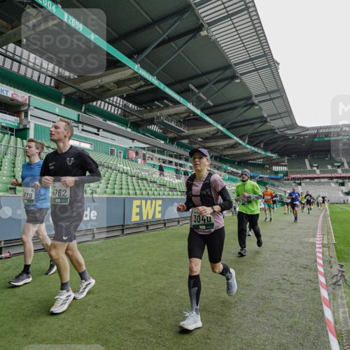 05.10.2025 - 20. swb-Marathon Bremen Michael Burmester http://msf.ph/oto/9237288 05.10.2025 13:00:15 Laufen im Stadion 47, 271, 283, 491, 498, 575, 627, 694, 860, 954, 978, 1017, 1116, 1471, 1525, 1548, 1606, 1806, 2007, 2504, 2518, 2609, 2745, 2782, 2866, 2915, 3040, 3104, 3160, 3169, 3177, 3230, 3237, 3293, 3549, 3592, 3605, 3783, 4034, 4035, 4046, 4181, 4202, 4220, 4502, 4536, 4592, 4661, 4824, 4879, 5493, 5610, 5627, 6027, 6057, 6126, 6208, 6389, 6439, 6536, 6636, 6674, 6704, 6762, 6881, 7295, 7307, 7537, 7598, 7679, 8258, 8699, 27, 807, 1043, 1598 meine-sportfotos.de