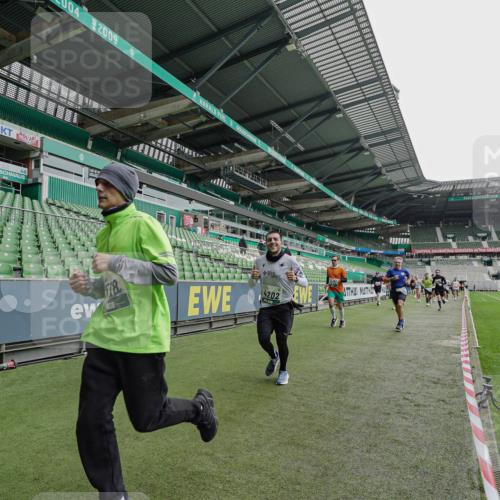 05.10.2025 - 20. swb-Marathon Bremen Michael Burmester http://msf.ph/oto/9237302 05.10.2025 13:00:16 Laufen im Stadion 47, 52, 271, 283, 491, 498, 575, 627, 694, 860, 954, 978, 1017, 1116, 1471, 1525, 1548, 1606, 1806, 2007, 2504, 2518, 2609, 2745, 2782, 2866, 2915, 3040, 3104, 3160, 3169, 3177, 3230, 3237, 3293, 3549, 3592, 3605, 3783, 4034, 4035, 4046, 4181, 4202, 4220, 4502, 4536, 4592, 4661, 4824, 4879, 5493, 5610, 5627, 5663, 6027, 6057, 6126, 6208, 6389, 6439, 6536, 6636, 6674, 6704, 6762, 6881, 7295, 7307, 7537, 7598, 7679, 8258, 8699, 27, 807, 1043, 1598 meine-sportfotos.de