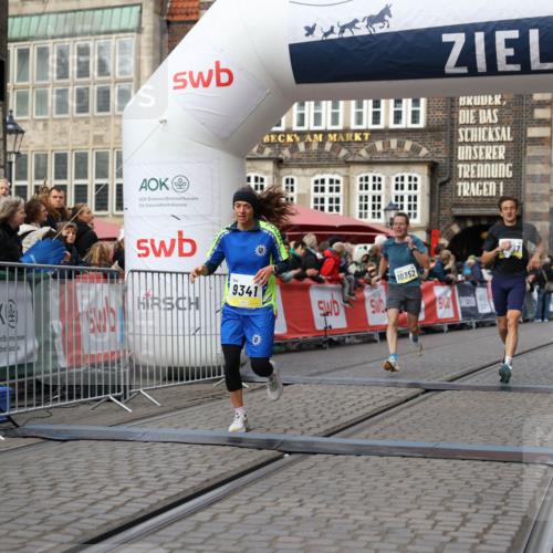 05.10.2025 - 20. swb-Marathon Bremen Yannick Fuchs http://msf.ph/oto/9237304 05.10.2025 10:38:55 Ziel 9341, 10352, 10409, 10517, 10862, 11132 meine-sportfotos.de