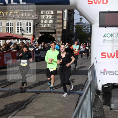 05.10.2025 - 20. swb-Marathon Bremen Yannick Fuchs http://msf.ph/oto/9237329 05.10.2025 11:06:09 Ziel 9355, 9931, 10081, 10095, 10101, 10587, 10597, 11134, 11425, 11468, 11525 meine-sportfotos.de