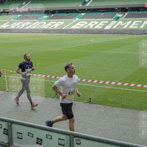 05.10.2025 - 20. swb-Marathon Bremen Michael Burmester http://msf.ph/oto/9237338 05.10.2025 10:33:02 Laufen im Stadion 7077, 7165, 9176, 9187, 9195, 9197, 9238, 9258, 9260, 9268, 9284, 9295, 9313, 9318, 9367, 9392, 9402, 9407, 9436, 9456, 9461, 9464, 9475, 9492, 9494, 9514, 9517, 9539, 9548, 9570, 9574, 9577, 9650, 9654, 9703, 9754, 9830, 9835, 9856, 9868, 9900, 9918, 9933, 9939, 9950, 9957, 9985, 10007, 10008, 10034, 10042, 10046, 10097, 10174, 10232, 10233, 10234, 10253, 10308, 10309, 10323, 10326, 10349, 10385, 10387, 10388, 10394, 10402, 10416, 10436, 10475, 10487, 10533 meine-sportfotos.de