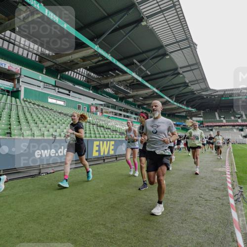 05.10.2025 - 20. swb-Marathon Bremen Michael Burmester http://msf.ph/oto/9237344 05.10.2025 13:00:24 Laufen im Stadion 47, 52, 271, 283, 491, 498, 575, 627, 694, 860, 954, 978, 1017, 1116, 1182, 1471, 1525, 1548, 1606, 1806, 2007, 2504, 2518, 2609, 2745, 2782, 2822, 2866, 2915, 3040, 3104, 3160, 3169, 3177, 3230, 3237, 3293, 3549, 3592, 3605, 3783, 4034, 4035, 4046, 4181, 4202, 4220, 4502, 4592, 4661, 4824, 4879, 5272, 5610, 5627, 5663, 5836, 5841, 6027, 6057, 6126, 6208, 6389, 6439, 6440, 6523, 6536, 6636, 6674, 6704, 6762, 6881, 7295, 7307, 7537, 7598, 7679, 8258, 8699 meine-sportfotos.de
