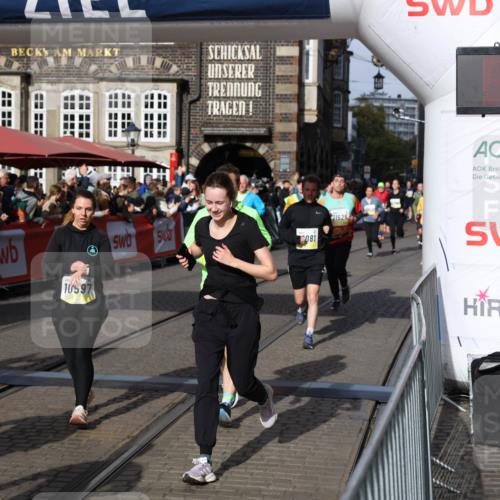 05.10.2025 - 20. swb-Marathon Bremen Yannick Fuchs http://msf.ph/oto/9237354 05.10.2025 11:06:10 Ziel 9355, 9931, 10081, 10095, 10100, 10101, 10587, 10597, 11134, 11425, 11468, 11525 meine-sportfotos.de