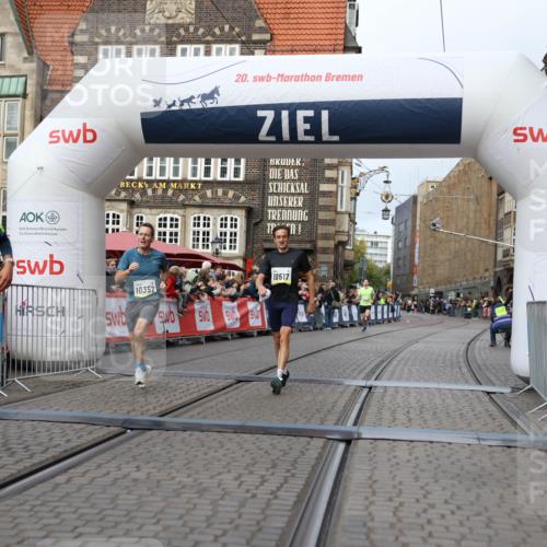 05.10.2025 - 20. swb-Marathon Bremen Yannick Fuchs http://msf.ph/oto/9237358 05.10.2025 10:38:55 Ziel 9341, 10352, 10409, 10517, 10862, 11132 meine-sportfotos.de