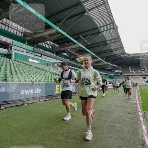05.10.2025 - 20. swb-Marathon Bremen Michael Burmester http://msf.ph/oto/9237365 05.10.2025 13:00:26 Laufen im Stadion 47, 52, 271, 283, 491, 498, 575, 627, 694, 860, 954, 978, 1017, 1116, 1182, 1471, 1525, 1548, 1606, 1806, 1968, 2007, 2504, 2518, 2609, 2745, 2822, 2866, 2915, 3040, 3104, 3160, 3169, 3177, 3230, 3237, 3293, 3549, 3605, 3783, 4034, 4035, 4046, 4181, 4202, 4220, 4502, 4592, 4661, 4788, 4824, 4879, 5183, 5272, 5610, 5627, 5663, 5836, 5841, 6027, 6057, 6126, 6208, 6389, 6440, 6523, 6536, 6636, 6674, 6704, 6762, 6881, 7295, 7307, 7537, 7598, 7679, 8258, 8699 meine-sportfotos.de
