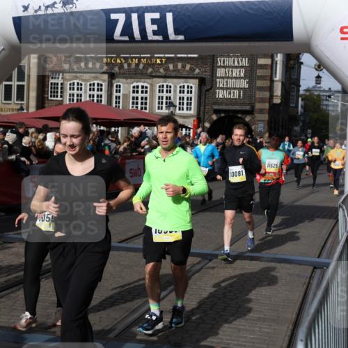 05.10.2025 - 20. swb-Marathon Bremen Yannick Fuchs http://msf.ph/oto/9237399 05.10.2025 11:06:11 Ziel 9355, 9786, 9931, 10081, 10095, 10100, 10101, 10587, 10597, 11134, 11425, 11468, 11525 meine-sportfotos.de