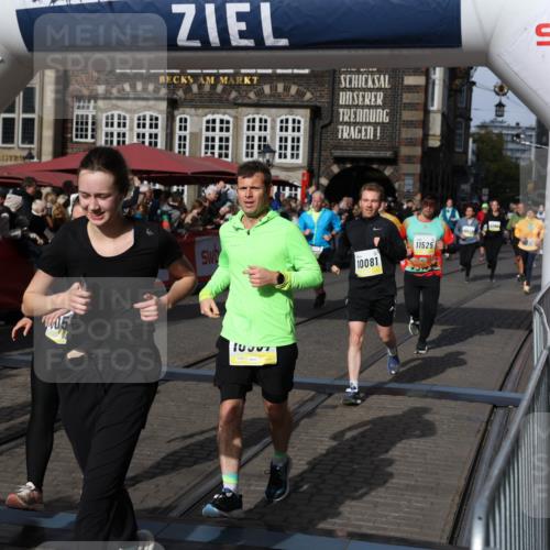 05.10.2025 - 20. swb-Marathon Bremen Yannick Fuchs http://msf.ph/oto/9237407 05.10.2025 11:06:11 Ziel 9355, 9786, 9931, 10081, 10095, 10100, 10101, 10587, 10597, 11134, 11425, 11468, 11525 meine-sportfotos.de