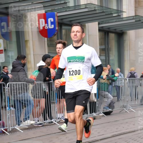 05.10.2025 - 20. swb-Marathon Bremen Strokosch-Dieckow http://msf.ph/oto/9237408 05.10.2025 10:45:27 Ziel 28, 8000, 9200, 9222, 9250, 9285, 9397, 9709, 9876, 9960, 10053, 10090, 10350, 10639, 10682, 10773, 10792, 10823, 11617, 11678, 11745, 28, 8000, 9200, 9222, 9250, 9285, 9397, 9709, 9876, 9960, 10053, 10090, 10350, 10639, 10682, 10773, 10792, 10823, 11617, 11678, 11745 meine-sportfotos.de