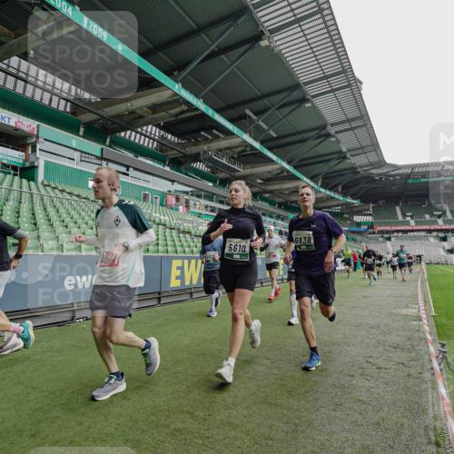 05.10.2025 - 20. swb-Marathon Bremen Michael Burmester http://msf.ph/oto/9237410 05.10.2025 13:00:31 Laufen im Stadion 47, 52, 72, 271, 283, 491, 498, 575, 627, 694, 860, 954, 1017, 1116, 1182, 1423, 1471, 1525, 1606, 1806, 1968, 2007, 2504, 2518, 2609, 2668, 2745, 2806, 2822, 2915, 3040, 3104, 3160, 3169, 3177, 3230, 3237, 3293, 3549, 3605, 3783, 3979, 4034, 4035, 4046, 4181, 4202, 4216, 4220, 4502, 4592, 4661, 4788, 4824, 4879, 5183, 5272, 5329, 5610, 5627, 5663, 5836, 5841, 6027, 6057, 6126, 6208, 6389, 6440, 6523, 6536, 6636, 6674, 6704, 6762, 6881, 7295, 7307, 7537, 7598, 7679 meine-sportfotos.de
