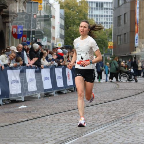 05.10.2025 - 20. swb-Marathon Bremen Strokosch-Dieckow http://msf.ph/oto/9237412 05.10.2025 12:40:30 Ziel 4, 351 meine-sportfotos.de