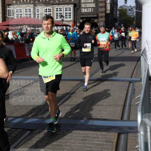 05.10.2025 - 20. swb-Marathon Bremen Yannick Fuchs http://msf.ph/oto/9237414 05.10.2025 11:06:11 Ziel 9355, 9786, 9931, 10081, 10095, 10100, 10101, 10587, 10597, 11134, 11425, 11468, 11525 meine-sportfotos.de