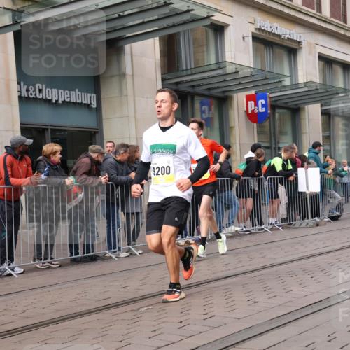 05.10.2025 - 20. swb-Marathon Bremen Strokosch-Dieckow http://msf.ph/oto/9237433 05.10.2025 10:45:28 Ziel 28, 8000, 9200, 9222, 9250, 9285, 9397, 9709, 9876, 9960, 10053, 10090, 10350, 10639, 10682, 10773, 10792, 10823, 11617, 11678, 11745, 28, 8000, 9200, 9222, 9250, 9285, 9397, 9709, 9876, 9960, 10053, 10090, 10350, 10639, 10682, 10773, 10792, 10823, 11617, 11678, 11745 meine-sportfotos.de