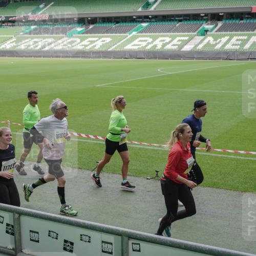 05.10.2025 - 20. swb-Marathon Bremen Michael Burmester http://msf.ph/oto/9237434 05.10.2025 10:33:06 Laufen im Stadion 7077, 7165, 9187, 9195, 9197, 9238, 9258, 9260, 9268, 9295, 9318, 9359, 9367, 9392, 9402, 9407, 9456, 9461, 9464, 9475, 9492, 9494, 9514, 9539, 9548, 9570, 9574, 9577, 9650, 9654, 9703, 9717, 9754, 9835, 9856, 9900, 9918, 9933, 9939, 9950, 10007, 10008, 10034, 10042, 10046, 10097, 10174, 10232, 10233, 10234, 10253, 10256, 10308, 10309, 10323, 10326, 10349, 10385, 10387, 10388, 10394, 10402, 10416, 10436, 10475, 10484, 10487, 10533, 10915 meine-sportfotos.de