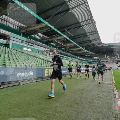 05.10.2025 - 20. swb-Marathon Bremen Michael Burmester http://msf.ph/oto/9237435 05.10.2025 13:00:35 Laufen im Stadion 47, 52, 72, 271, 283, 491, 498, 575, 627, 694, 860, 1017, 1116, 1182, 1423, 1471, 1606, 1806, 1968, 2007, 2446, 2504, 2518, 2609, 2668, 2745, 2806, 2822, 2915, 3040, 3104, 3160, 3169, 3177, 3230, 3237, 3293, 3549, 3604, 3605, 3979, 4034, 4035, 4046, 4181, 4202, 4216, 4502, 4592, 4661, 4788, 4824, 4879, 5011, 5183, 5272, 5329, 5610, 5627, 5663, 5836, 5841, 6027, 6057, 6126, 6208, 6389, 6440, 6523, 6536, 6636, 6674, 6704, 6762, 6881, 7307, 7537, 7598 meine-sportfotos.de