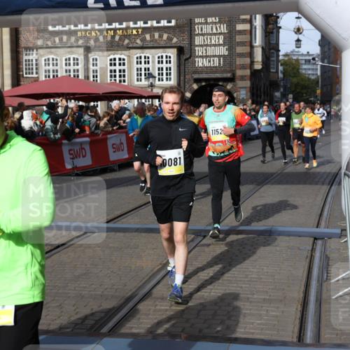 05.10.2025 - 20. swb-Marathon Bremen Yannick Fuchs http://msf.ph/oto/9237445 05.10.2025 11:06:12 Ziel 9355, 9786, 9931, 10081, 10095, 10100, 10101, 10462, 10587, 10597, 10623, 11134, 11231, 11425, 11468, 11525 meine-sportfotos.de