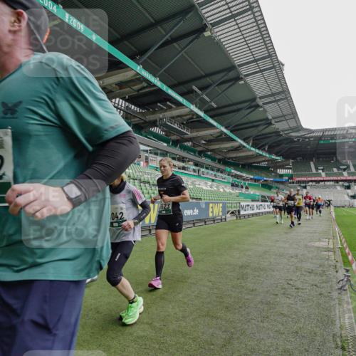 05.10.2025 - 20. swb-Marathon Bremen Michael Burmester http://msf.ph/oto/9237452 05.10.2025 13:00:37 Laufen im Stadion 47, 52, 72, 271, 283, 491, 498, 575, 627, 694, 860, 1017, 1116, 1182, 1423, 1471, 1606, 1806, 1968, 2007, 2446, 2504, 2518, 2668, 2706, 2745, 2806, 2822, 2915, 3040, 3104, 3160, 3177, 3230, 3237, 3293, 3360, 3549, 3604, 3605, 3979, 4034, 4035, 4046, 4181, 4202, 4216, 4502, 4592, 4661, 4788, 4824, 4879, 5011, 5183, 5272, 5329, 5610, 5627, 5663, 5836, 5841, 6027, 6057, 6126, 6208, 6389, 6440, 6523, 6636, 6674, 6704, 6762, 6881, 7537, 7598 meine-sportfotos.de