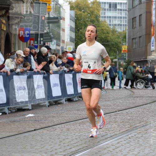 05.10.2025 - 20. swb-Marathon Bremen Strokosch-Dieckow http://msf.ph/oto/9237479 05.10.2025 12:40:30 Ziel 4, 351 meine-sportfotos.de