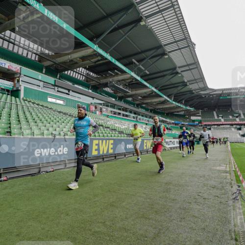 05.10.2025 - 20. swb-Marathon Bremen Michael Burmester http://msf.ph/oto/9237527 05.10.2025 13:00:49 Laufen im Stadion 47, 52, 58, 72, 156, 271, 283, 440, 491, 498, 575, 694, 1017, 1116, 1182, 1238, 1273, 1423, 1471, 1606, 1806, 1968, 1973, 1998, 2007, 2196, 2330, 2369, 2446, 2504, 2518, 2661, 2668, 2706, 2712, 2745, 2806, 2822, 2915, 3040, 3160, 3209, 3237, 3293, 3360, 3549, 3604, 3605, 3979, 4034, 4035, 4046, 4128, 4202, 4216, 4263, 4502, 4592, 4661, 4788, 4879, 5011, 5048, 5121, 5183, 5272, 5329, 5414, 5610, 5627, 5663, 5727, 5836, 5841, 6027, 6057, 6208, 6389, 6440, 6523, 6636, 6704, 6762 meine-sportfotos.de