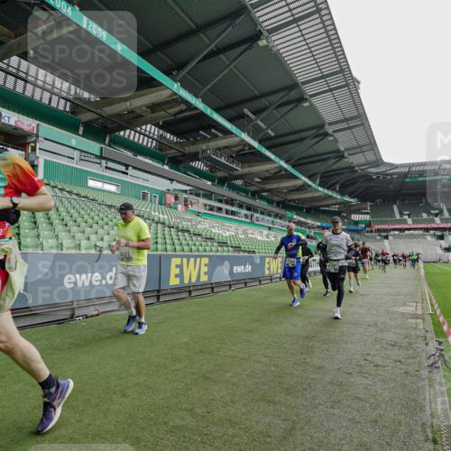 05.10.2025 - 20. swb-Marathon Bremen Michael Burmester http://msf.ph/oto/9237535 05.10.2025 13:00:51 Laufen im Stadion 47, 52, 58, 72, 156, 283, 440, 491, 498, 575, 694, 1017, 1116, 1182, 1238, 1273, 1423, 1471, 1606, 1806, 1968, 1973, 1998, 2007, 2196, 2330, 2369, 2446, 2504, 2518, 2661, 2668, 2706, 2712, 2745, 2806, 2822, 2915, 3040, 3160, 3209, 3237, 3293, 3360, 3604, 3605, 3979, 4034, 4035, 4128, 4202, 4216, 4263, 4502, 4592, 4661, 4788, 4879, 5011, 5048, 5080, 5121, 5183, 5272, 5329, 5414, 5610, 5663, 5727, 5752, 5836, 5841, 6027, 6057, 6389, 6440, 6523, 6636, 6704, 6762, 271, 1806 meine-sportfotos.de