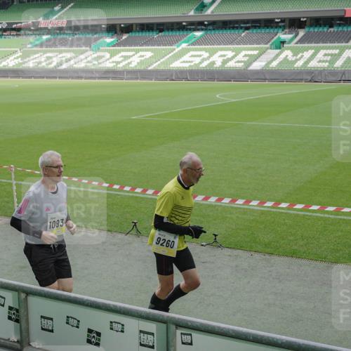 05.10.2025 - 20. swb-Marathon Bremen Michael Burmester http://msf.ph/oto/9237541 05.10.2025 10:33:10 Laufen im Stadion 7077, 7165, 9187, 9195, 9197, 9238, 9258, 9260, 9295, 9318, 9359, 9367, 9392, 9402, 9407, 9424, 9456, 9461, 9464, 9475, 9492, 9494, 9514, 9539, 9541, 9548, 9570, 9574, 9577, 9650, 9654, 9703, 9717, 9754, 9835, 9856, 9900, 9918, 9933, 9935, 9939, 9950, 10007, 10008, 10032, 10034, 10042, 10046, 10097, 10174, 10232, 10233, 10234, 10253, 10256, 10308, 10309, 10323, 10326, 10349, 10387, 10388, 10394, 10402, 10436, 10475, 10484, 10487, 10533, 10915, 10992 meine-sportfotos.de