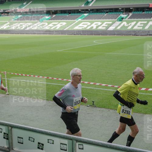 05.10.2025 - 20. swb-Marathon Bremen Michael Burmester http://msf.ph/oto/9237558 05.10.2025 10:33:10 Laufen im Stadion 7077, 7165, 9187, 9195, 9197, 9238, 9258, 9260, 9295, 9318, 9359, 9367, 9392, 9402, 9407, 9424, 9456, 9461, 9464, 9475, 9492, 9494, 9514, 9539, 9541, 9548, 9570, 9574, 9577, 9650, 9654, 9703, 9717, 9754, 9835, 9856, 9900, 9918, 9933, 9935, 9939, 9950, 10007, 10008, 10032, 10034, 10042, 10046, 10097, 10174, 10232, 10233, 10234, 10253, 10256, 10308, 10309, 10323, 10326, 10349, 10387, 10388, 10394, 10402, 10436, 10475, 10484, 10487, 10533, 10915, 10992 meine-sportfotos.de