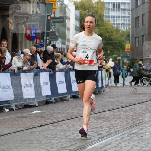 05.10.2025 - 20. swb-Marathon Bremen Strokosch-Dieckow http://msf.ph/oto/9237560 05.10.2025 12:40:30 Ziel 4, 351 meine-sportfotos.de