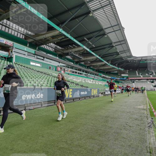 05.10.2025 - 20. swb-Marathon Bremen Michael Burmester http://msf.ph/oto/9237570 05.10.2025 13:00:54 Laufen im Stadion 47, 52, 58, 72, 156, 283, 440, 488, 498, 575, 694, 1017, 1082, 1116, 1182, 1238, 1273, 1423, 1471, 1968, 1973, 1998, 2007, 2196, 2235, 2330, 2369, 2446, 2504, 2518, 2661, 2668, 2706, 2712, 2745, 2806, 2822, 2915, 3040, 3160, 3209, 3237, 3293, 3360, 3604, 3605, 3979, 4034, 4035, 4128, 4202, 4216, 4263, 4502, 4661, 4788, 4879, 5011, 5048, 5080, 5121, 5183, 5272, 5329, 5414, 5610, 5663, 5727, 5752, 5836, 5841, 6027, 6057, 6440, 6523, 6704, 6762, 271, 491, 1606, 1806 meine-sportfotos.de
