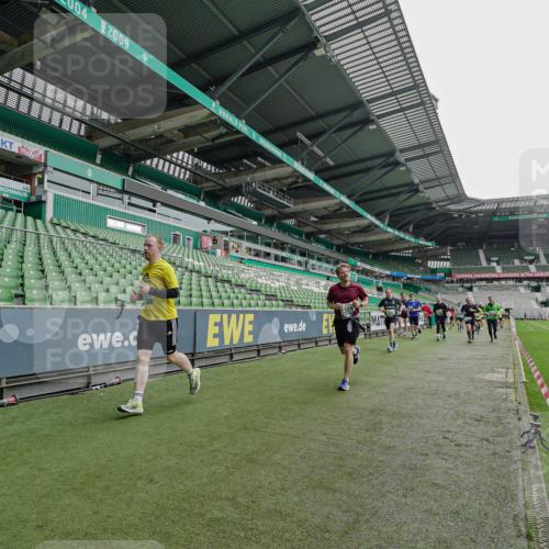 05.10.2025 - 20. swb-Marathon Bremen Michael Burmester http://msf.ph/oto/9237590 05.10.2025 13:00:58 Laufen im Stadion 52, 58, 72, 156, 283, 440, 488, 498, 575, 694, 1017, 1082, 1116, 1182, 1238, 1273, 1423, 1471, 1968, 1973, 1998, 2007, 2196, 2235, 2330, 2369, 2446, 2504, 2661, 2668, 2706, 2712, 2745, 2806, 2822, 2995, 3160, 3209, 3237, 3293, 3360, 3604, 3605, 3979, 4034, 4035, 4128, 4202, 4216, 4263, 4329, 4502, 4661, 4788, 5011, 5048, 5080, 5121, 5183, 5272, 5329, 5414, 5610, 5663, 5727, 5752, 5836, 5841, 5985, 6027, 6057, 6082, 6440, 6523, 6704, 47, 271, 491, 1606, 1806, 2518, 2915 meine-sportfotos.de