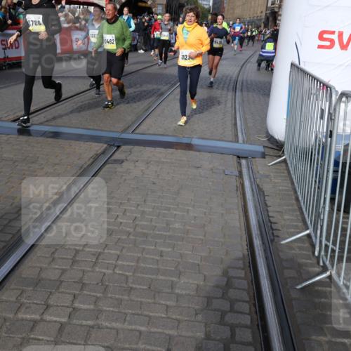 05.10.2025 - 20. swb-Marathon Bremen Yannick Fuchs http://msf.ph/oto/9237605 05.10.2025 11:06:15 Ziel 9355, 9438, 9786, 9931, 10081, 10095, 10100, 10101, 10192, 10462, 10587, 10597, 10623, 10848, 11134, 11231, 11525 meine-sportfotos.de
