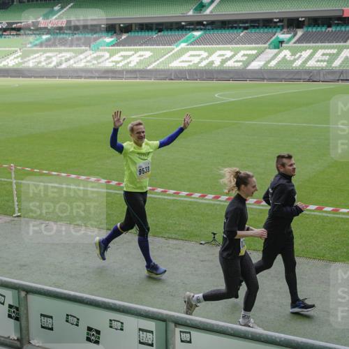 05.10.2025 - 20. swb-Marathon Bremen Michael Burmester http://msf.ph/oto/9237612 05.10.2025 10:33:12 Laufen im Stadion 7077, 7165, 9187, 9195, 9197, 9221, 9258, 9260, 9282, 9295, 9318, 9359, 9367, 9392, 9402, 9407, 9424, 9461, 9464, 9475, 9492, 9494, 9539, 9541, 9548, 9570, 9574, 9577, 9650, 9654, 9703, 9717, 9754, 9835, 9855, 9856, 9900, 9918, 9933, 9935, 9939, 9950, 10007, 10008, 10032, 10034, 10042, 10046, 10097, 10174, 10232, 10233, 10234, 10253, 10256, 10308, 10309, 10323, 10326, 10349, 10387, 10388, 10394, 10402, 10436, 10475, 10484, 10487, 10533, 10915, 10992 meine-sportfotos.de